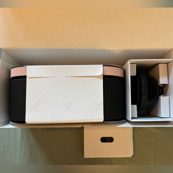 Dyson Supersonic Nural Hair Dryer (Strawberry Bronze/Blush Pink) NIB - Picture 5 of 8